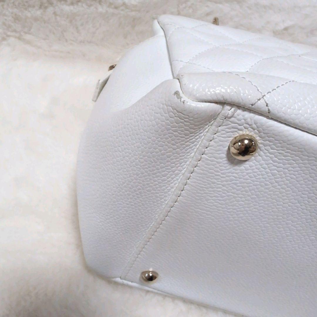 CHANEL キャビアスキン　ショルダーバッグ　チェーン　ホワイト　ココマーク