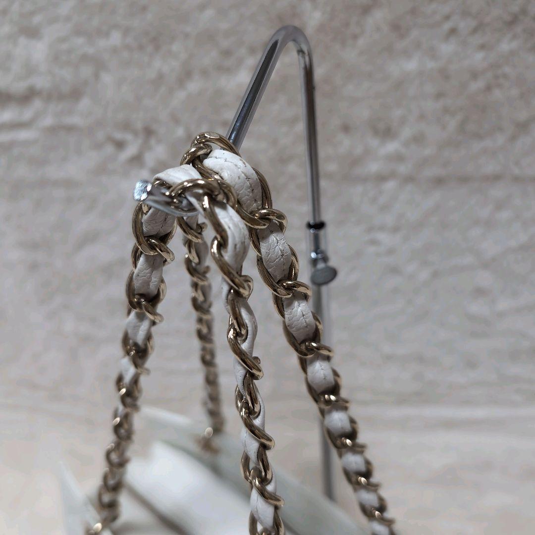 CHANEL キャビアスキン　ショルダーバッグ　チェーン　ホワイト　ココマーク