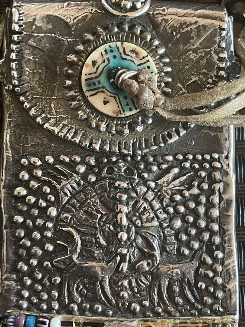 シルバー装飾ポーチ型ペンダント