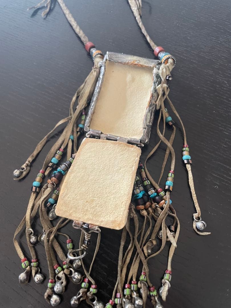 シルバー装飾ポーチ型ペンダント