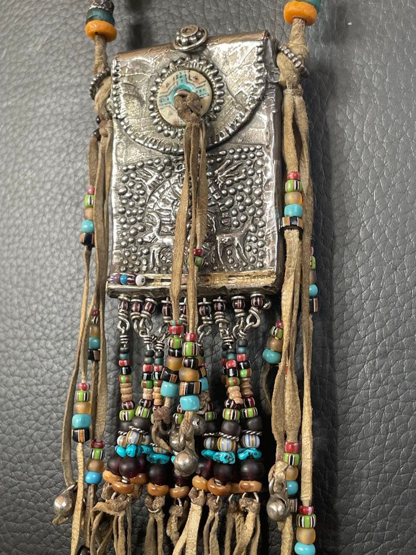 シルバー装飾ポーチ型ペンダント