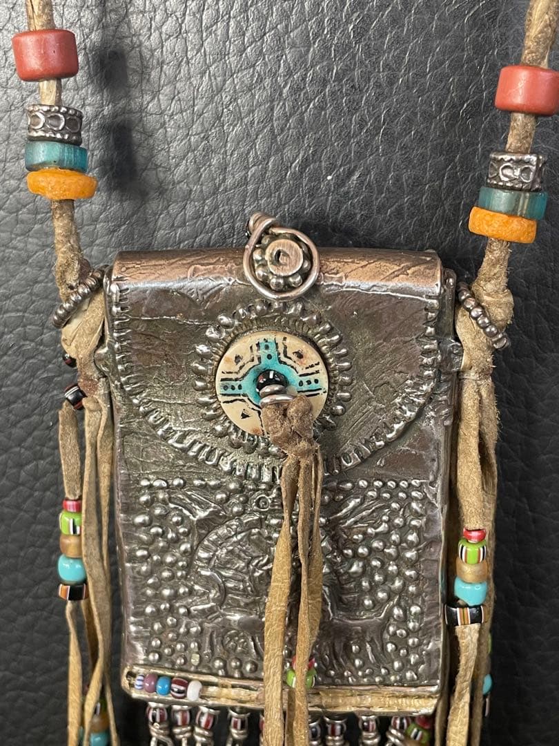 シルバー装飾ポーチ型ペンダント