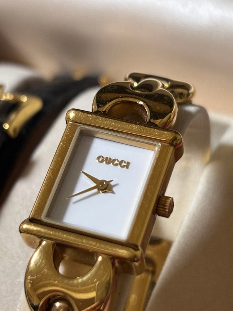 GUCCI1800L レディース腕時計 箱付き 替えベルト付き 電池交換済 美品