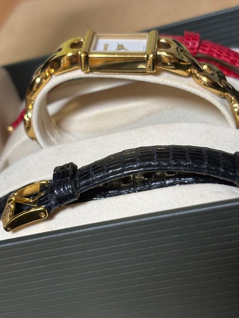 GUCCI1800L レディース腕時計 箱付き 替えベルト付き 電池交換済 美品