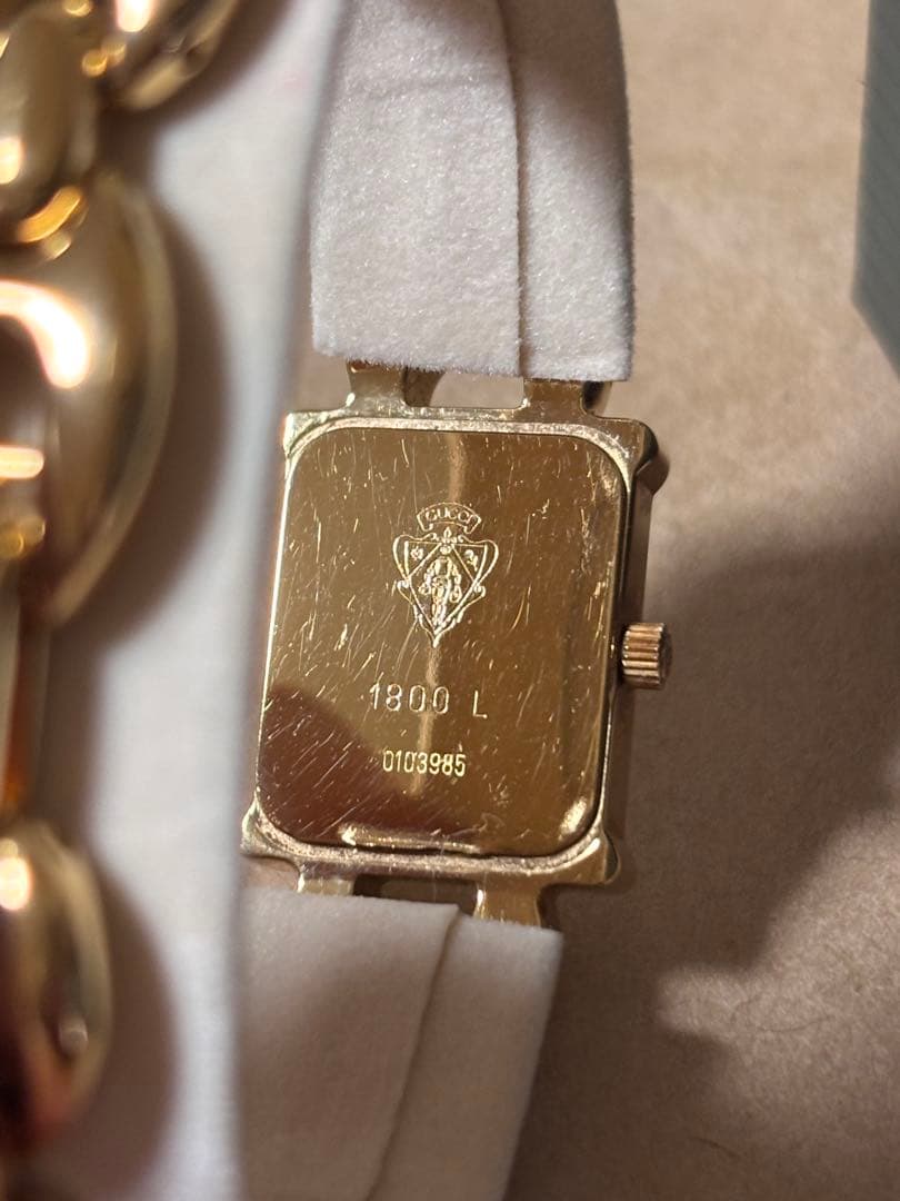 GUCCI1800L レディース腕時計 箱付き 替えベルト付き 電池交換済 美品