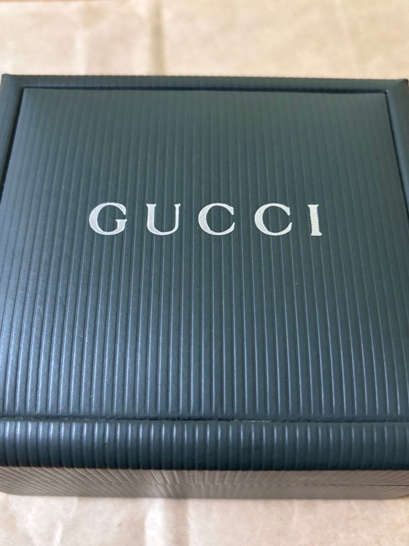 GUCCI1800L レディース腕時計 箱付き 替えベルト付き 電池交換済 美品