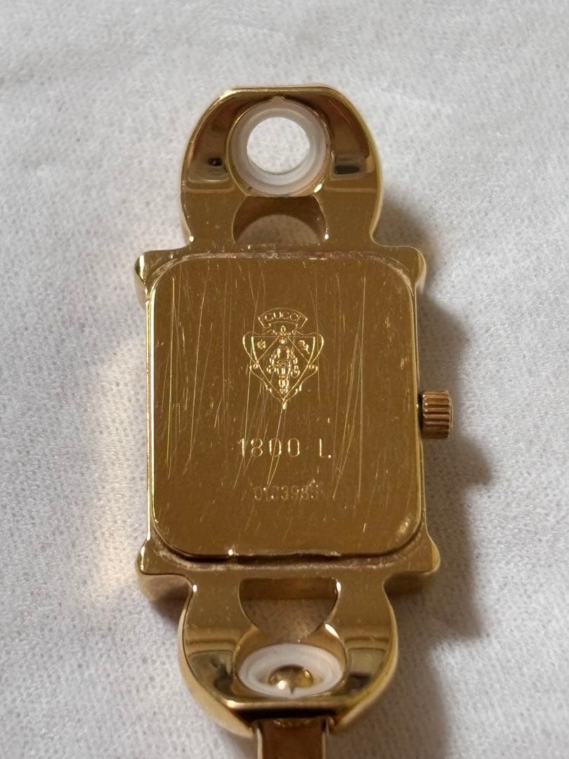 GUCCI1800L レディース腕時計 箱付き 替えベルト付き 電池交換済 美品