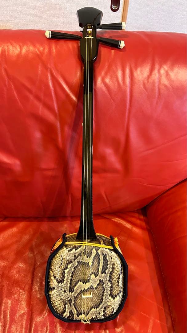 パールさん専用！【ジャンク】奄美 蛇皮三味線本体 3弦 角型おまけ付き