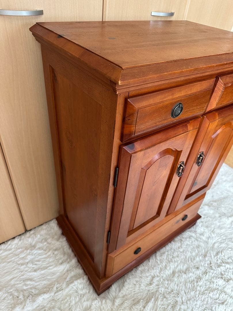 【サイドチェスト】木製　サイドボード　収納棚　電話台　飾り台　インテリア◎