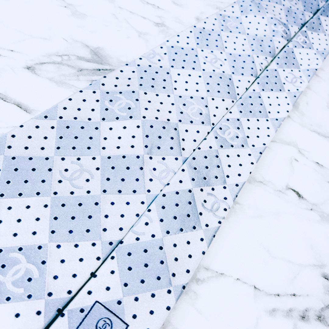 ✨未使用クラス✨CHANEL ココマーク　ドット　菱形　ブルーシルバー　ネクタイ