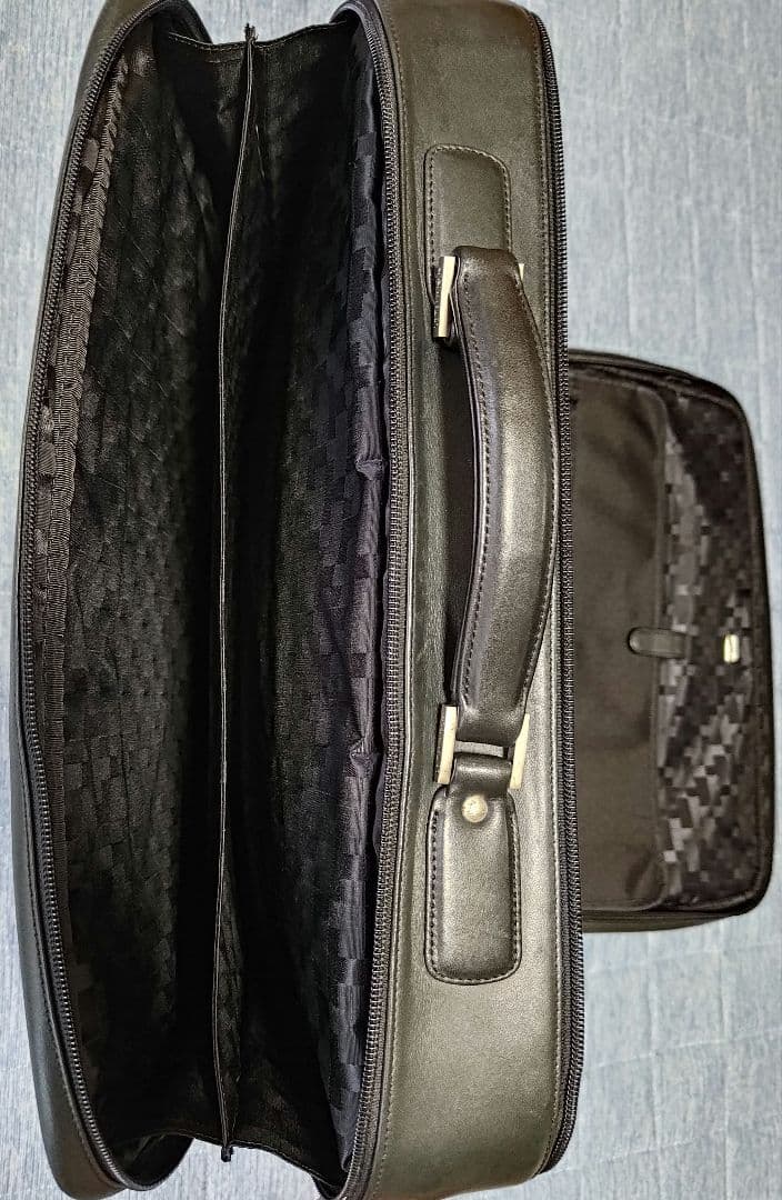 フランス老舗ブランド〘LE TUNNEUR〙ルタヌア　大型ビジネスバッグ　本革