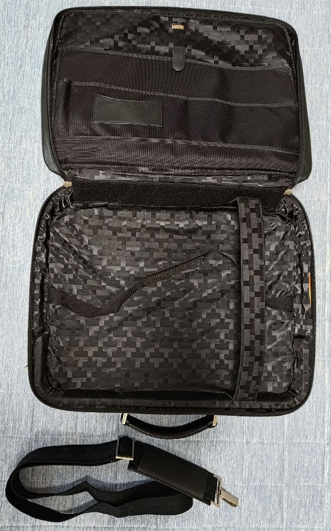 フランス老舗ブランド〘LE TUNNEUR〙ルタヌア　大型ビジネスバッグ　本革