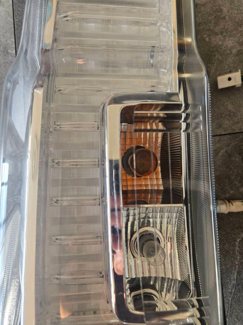 LA600S 　ダイハツ　タント　カスタム　テールランプ