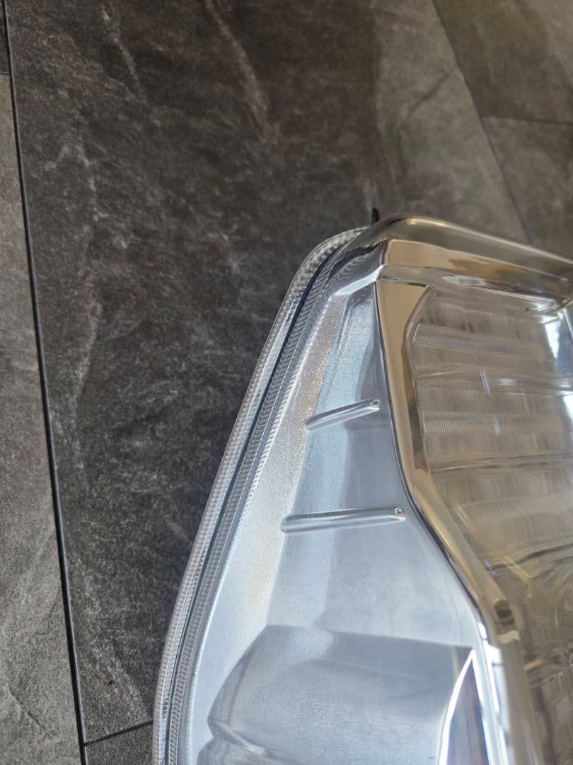 LA600S 　ダイハツ　タント　カスタム　テールランプ