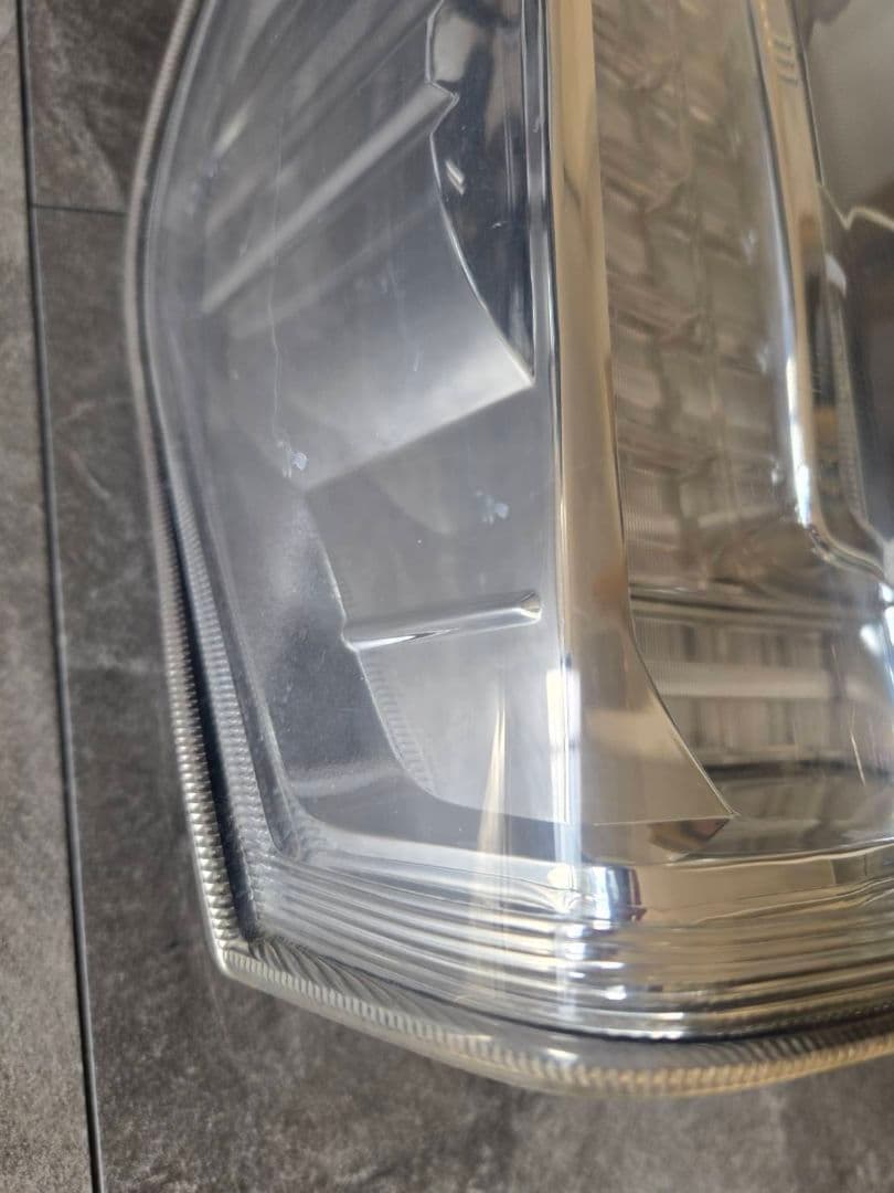 LA600S 　ダイハツ　タント　カスタム　テールランプ