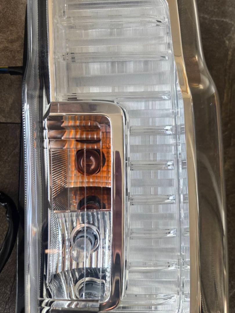 LA600S 　ダイハツ　タント　カスタム　テールランプ