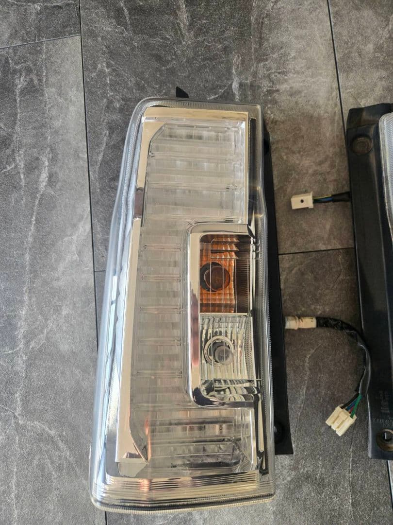 LA600S 　ダイハツ　タント　カスタム　テールランプ