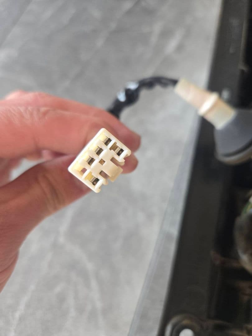 LA600S 　ダイハツ　タント　カスタム　テールランプ