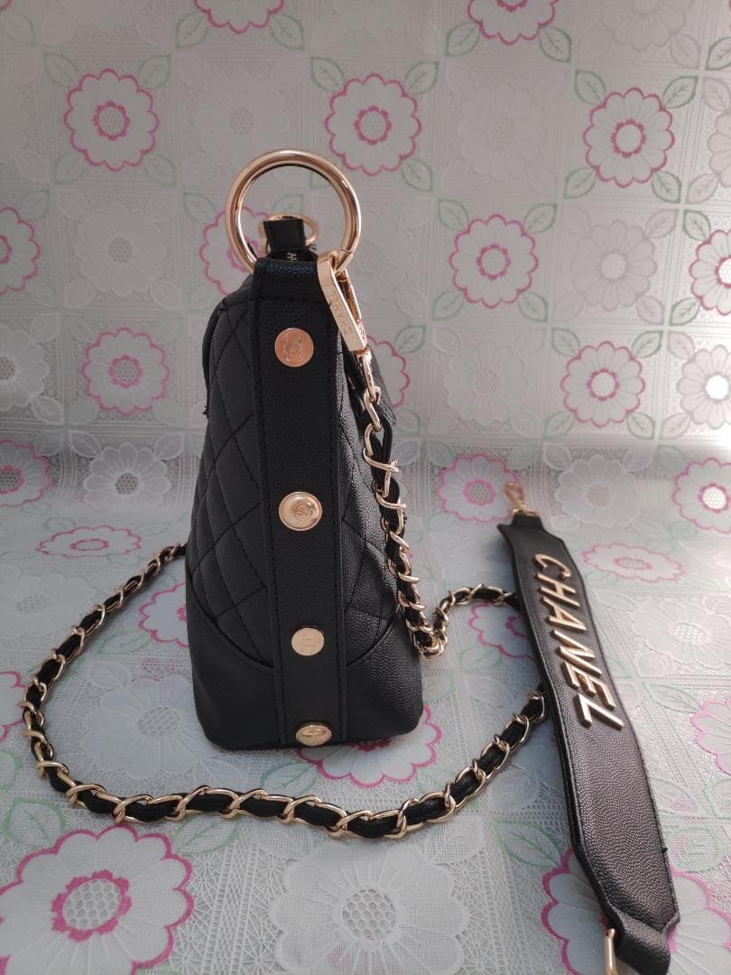 キルティングショルダーバッグ　2wayチェーン付き　黒