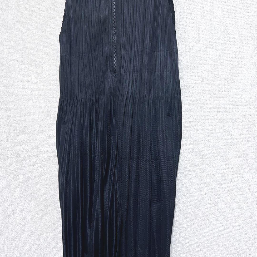 プリーツプリーズ　イッセイミヤケ　Fluffy basic ジャンプスーツ