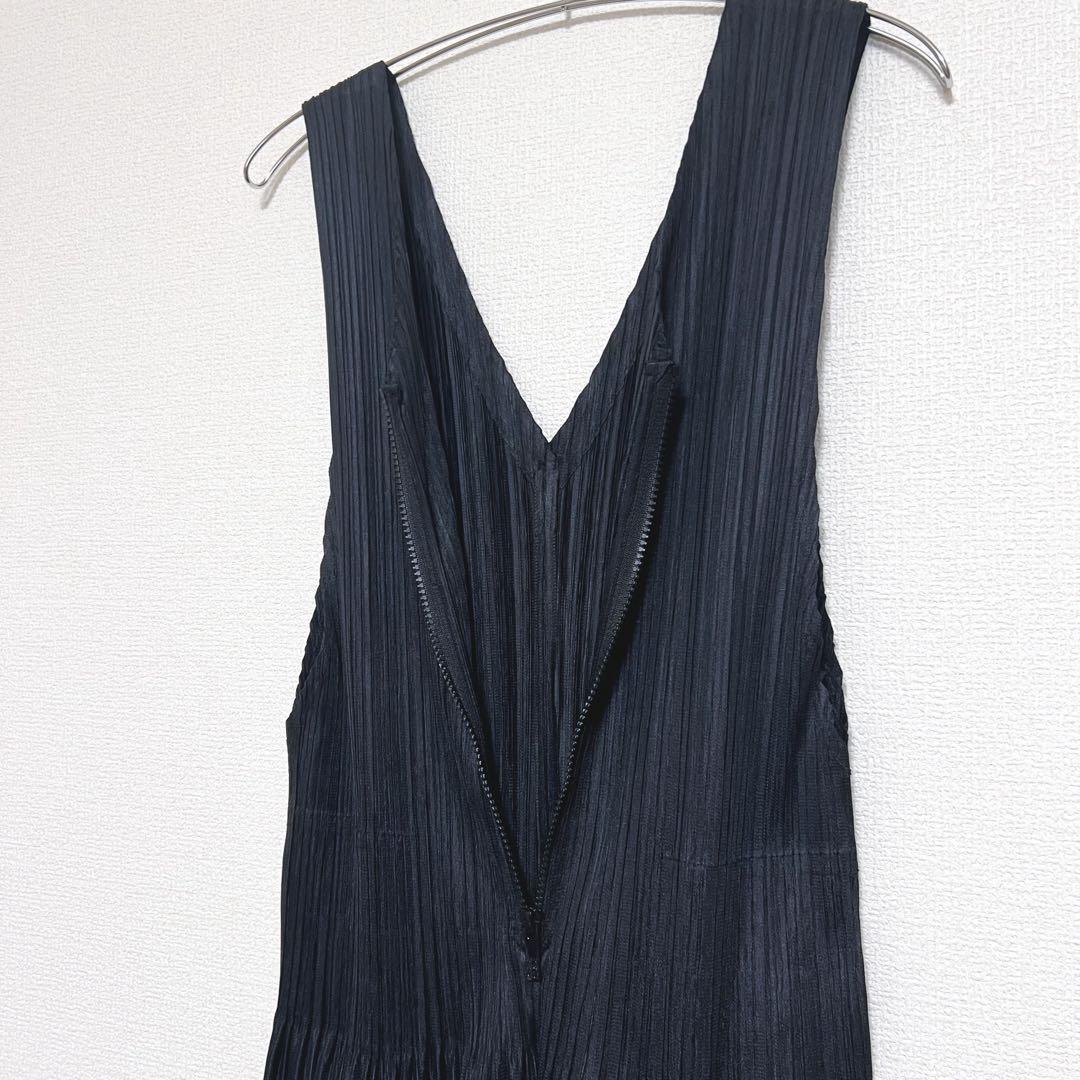 プリーツプリーズ　イッセイミヤケ　Fluffy basic ジャンプスーツ