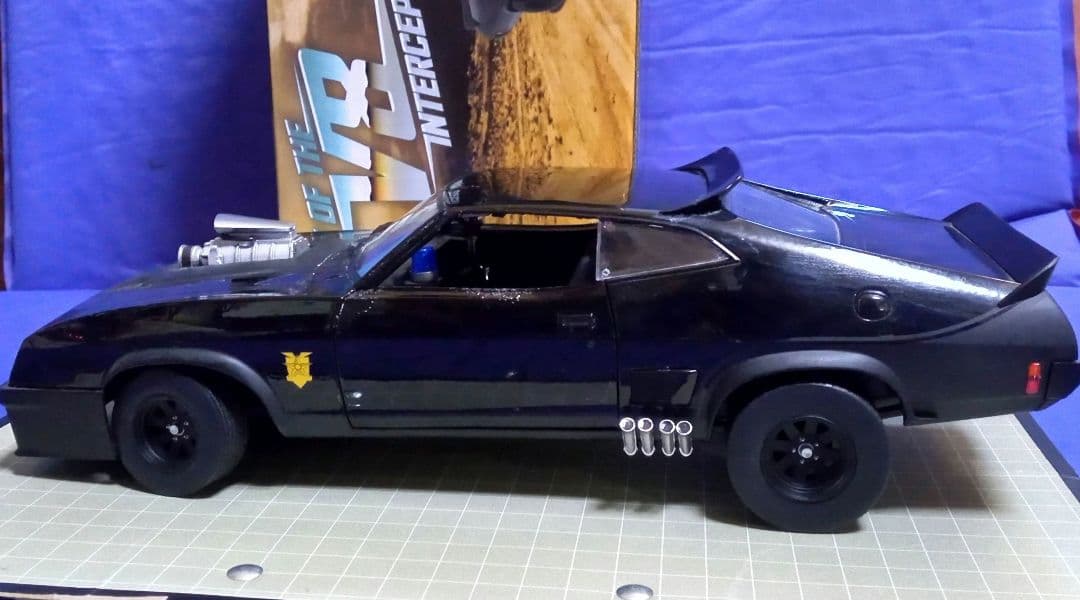 28cm グリーンライト 1/18 MADMAXインターセプター/シリアルNo付