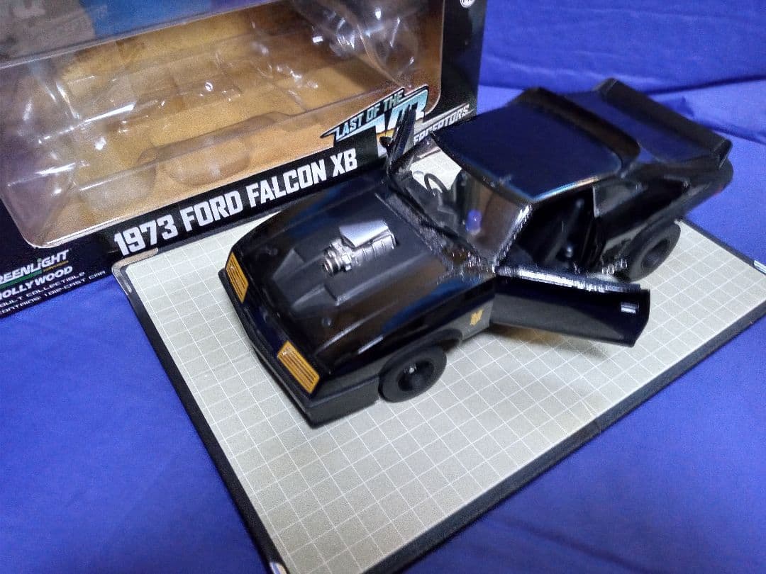 28cm グリーンライト 1/18 MADMAXインターセプター/シリアルNo付