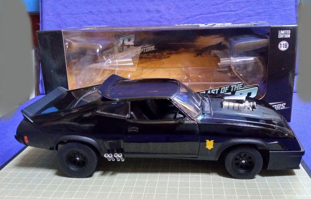 28cm グリーンライト 1/18 MADMAXインターセプター/シリアルNo付