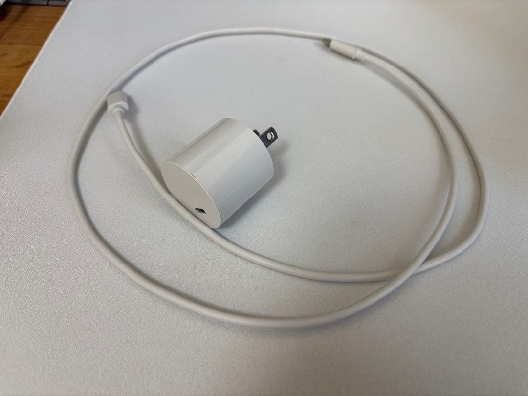  QUEST 3 128GB (コントローラー用充電式電池付属)