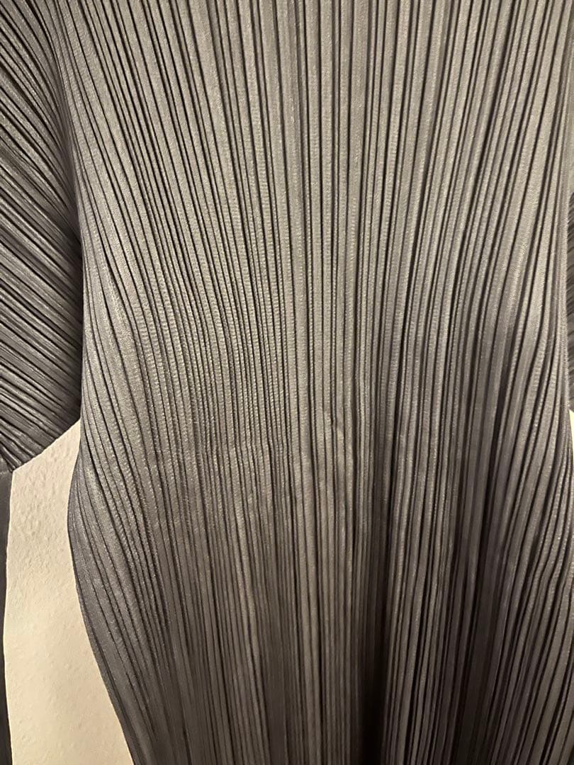 ⭕️ Pleats please グレー 鼠色 プリーツ 長袖トップス 3