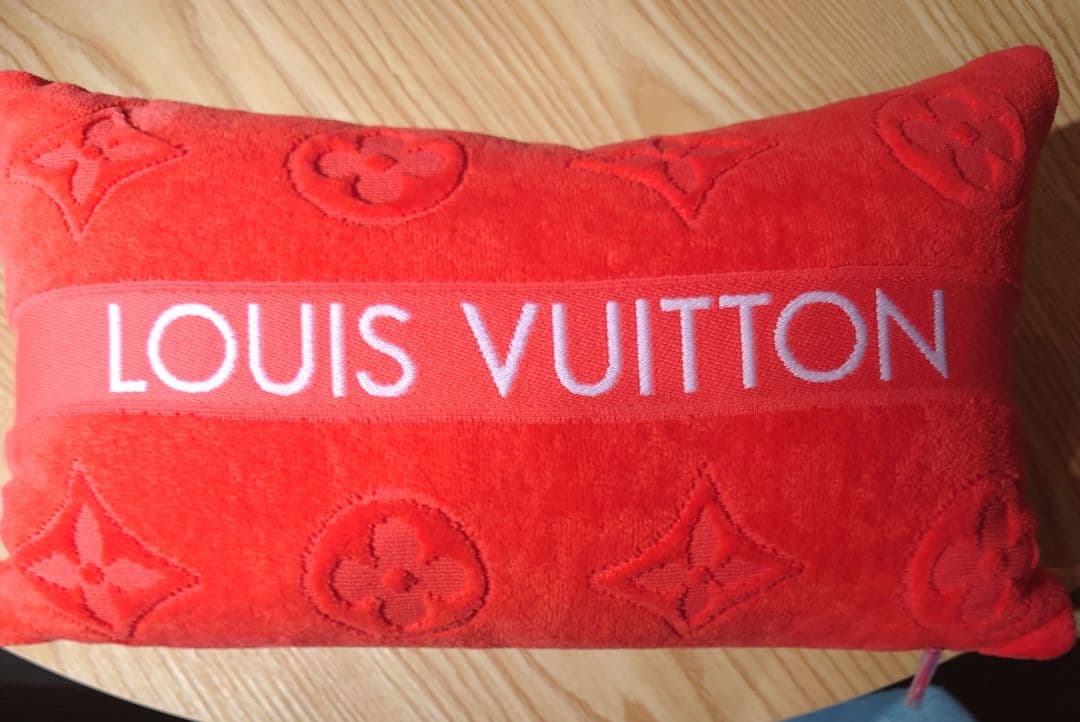 【きく】LOUIS VUITTON （ルイヴィトン）クッション