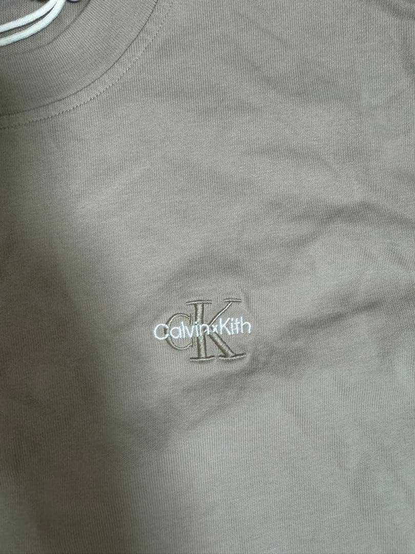 Kith ベージュ ロンT