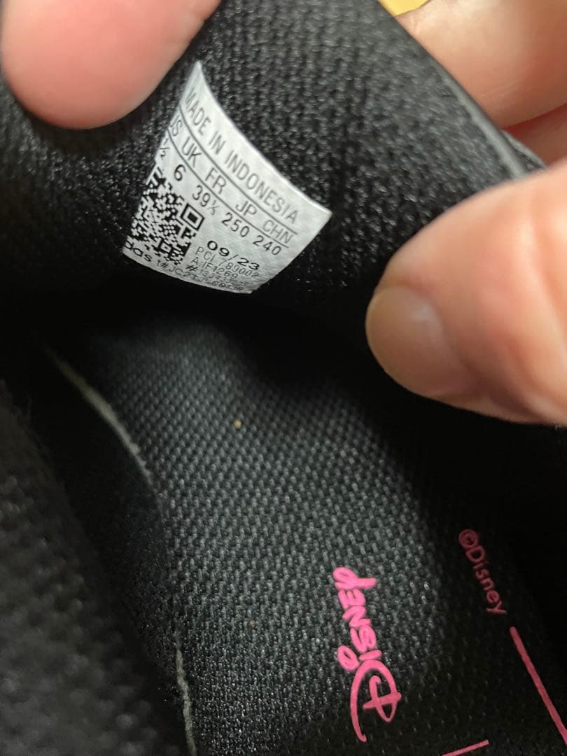 スー　アディダス　スーパースター　ディズニー　未使用品　25センチ