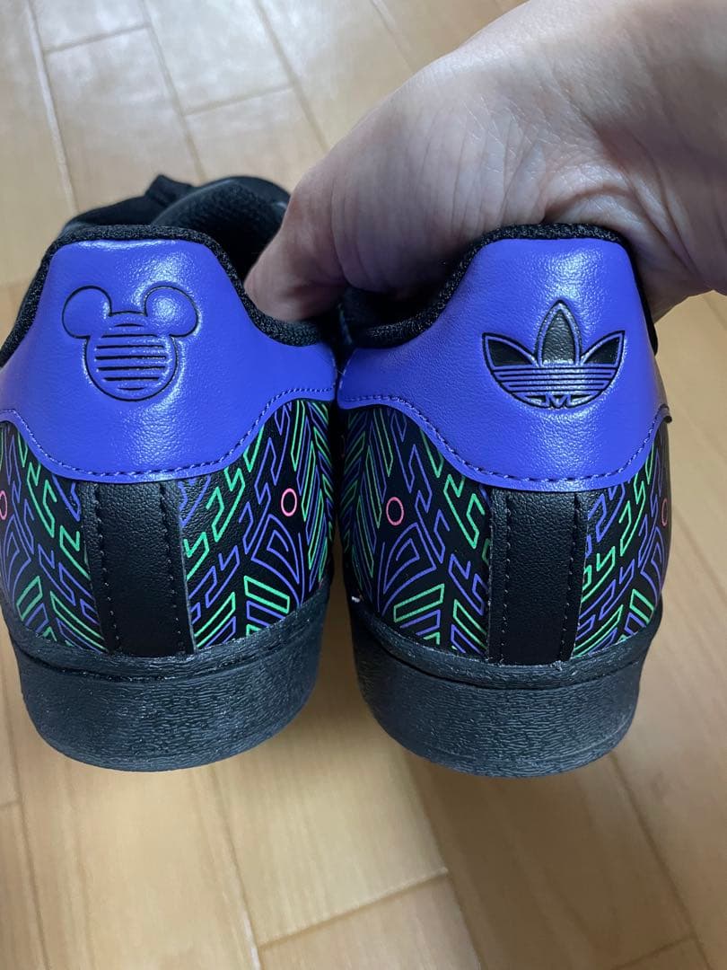 スー　アディダス　スーパースター　ディズニー　未使用品　25センチ