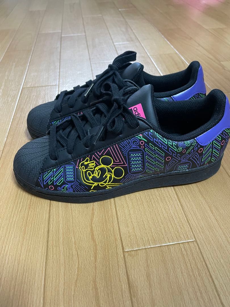 スー　アディダス　スーパースター　ディズニー　未使用品　25センチ