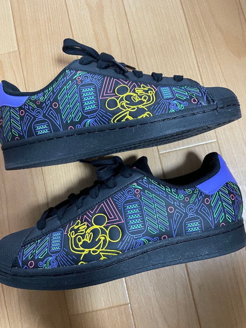 スー　アディダス　スーパースター　ディズニー　未使用品　25センチ