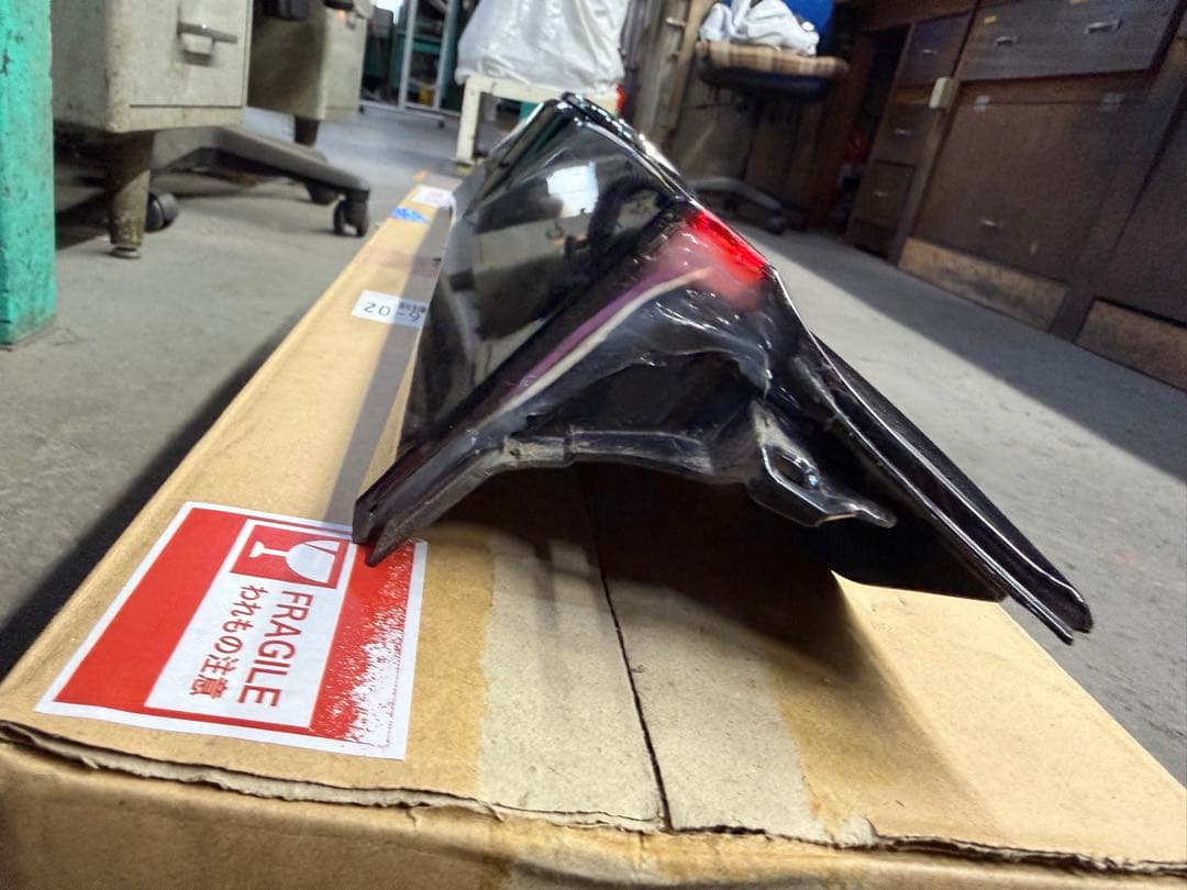 ヤリスクロス　 リアガーニッシュ　一文字テール加工