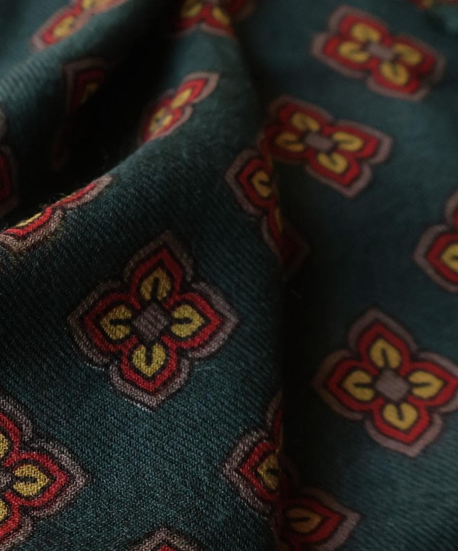 未使用 期間限定お値下げ イタリア カメルッチ・アルキヴィオ ダークグリーン小紋