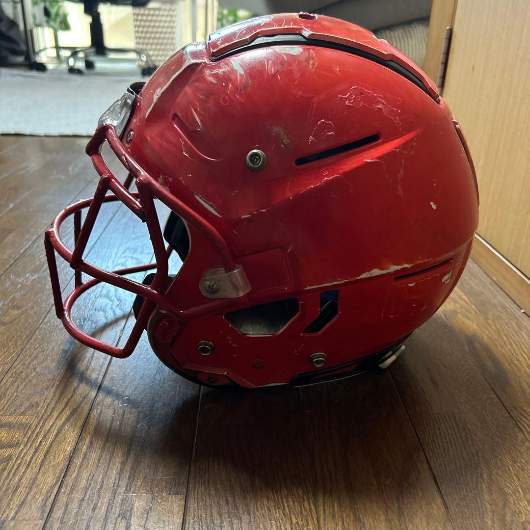 アメリカンフットボールヘルメット　Schutt F7