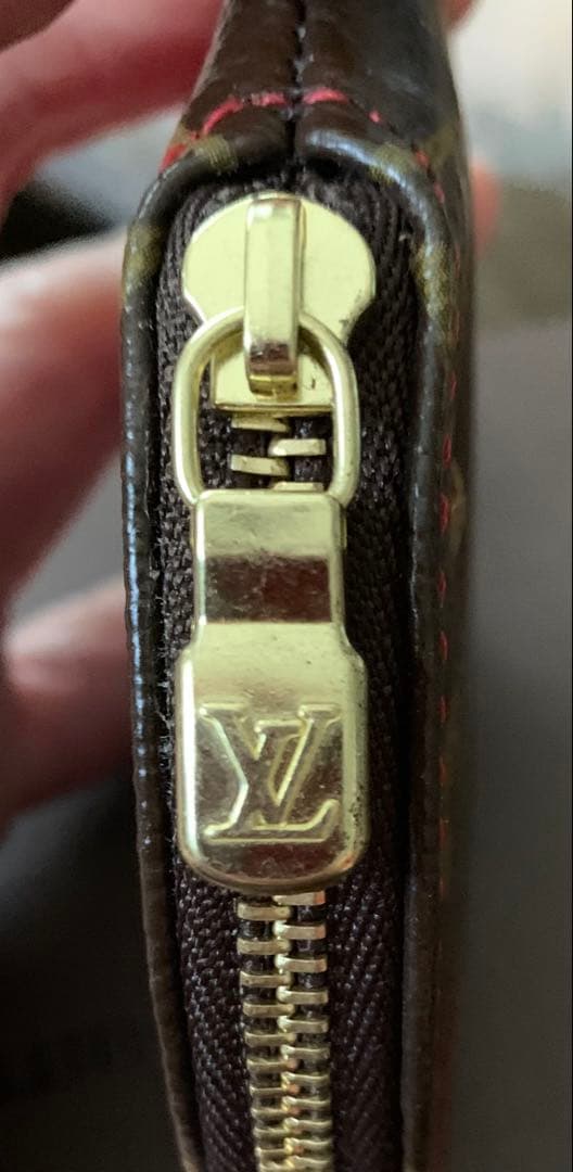 ルイ・ヴィトンx村上隆コラボ チェリーブラッサム柄キーチェーン付きケース