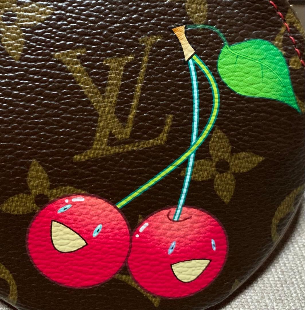 ルイ・ヴィトンx村上隆コラボ チェリーブラッサム柄キーチェーン付きケース