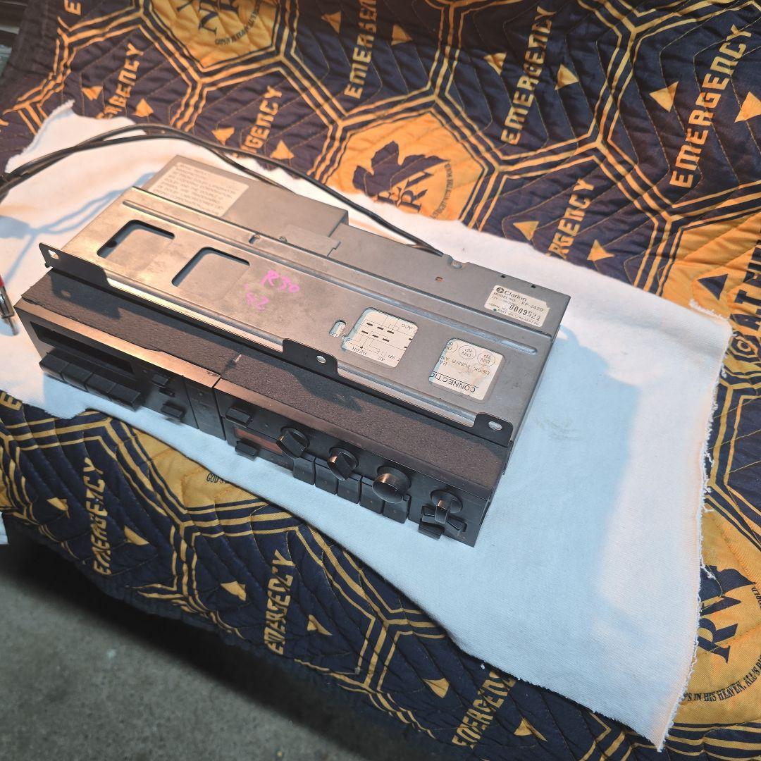 Clarion EP-242D DR30 スカイライン　純正オーディオ　ジャンク