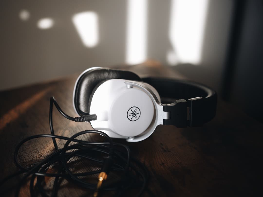 【美品】ヤマハ YAMAHA スタジオモニターヘッドホン HPH-MT5