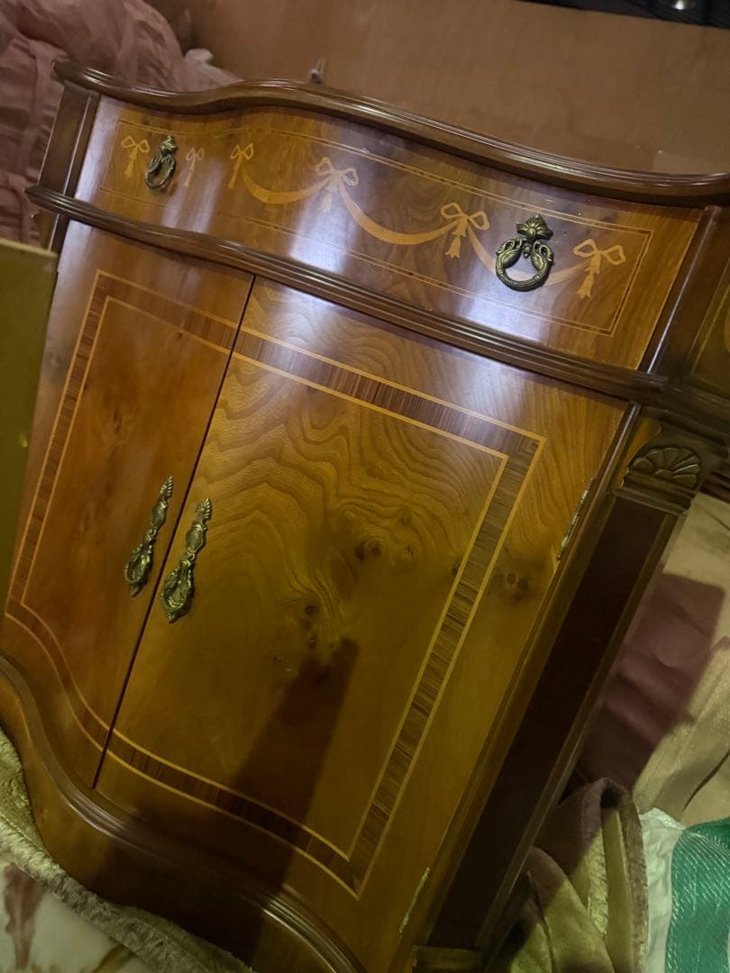 イタリア製 象嵌細工 クラシックな木製キャビネット　送料込み