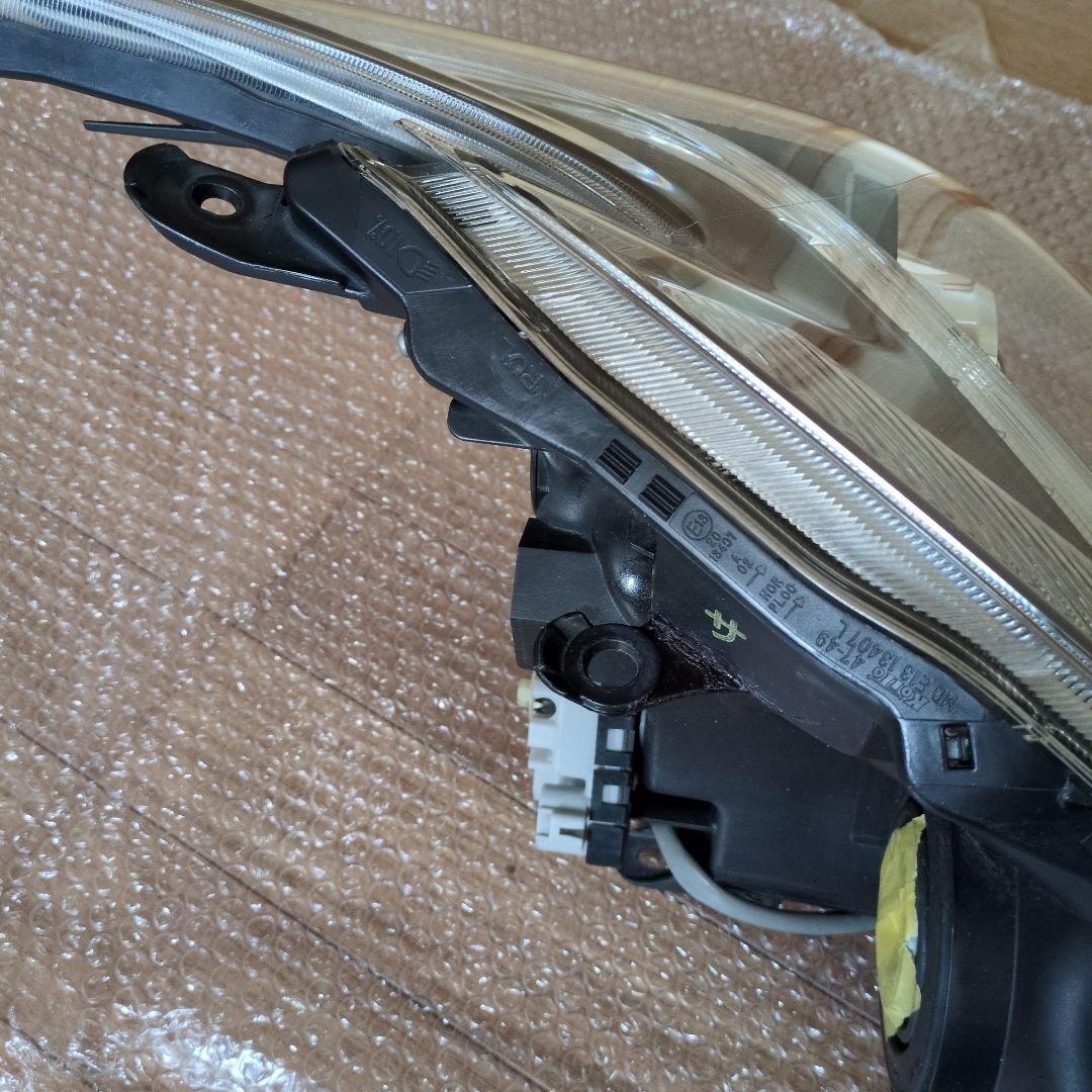 ZVW30プリウス後期 ツーリングヘッドライト左側 コンピューター付属美品