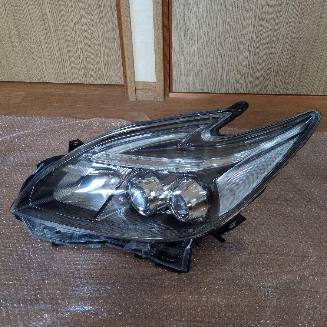 ZVW30プリウス後期 ツーリングヘッドライト左側 コンピューター付属美品
