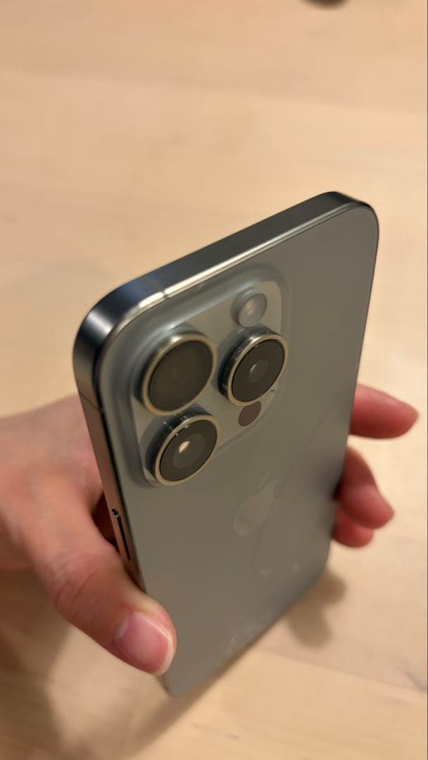 【専用】iPhone 15 Pro 128GB ナチュラルチタニウム 傷あり