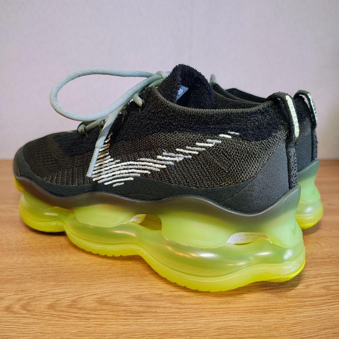 靴 NIKE AIR MAX SCORPION FK \"Barely Volt\"