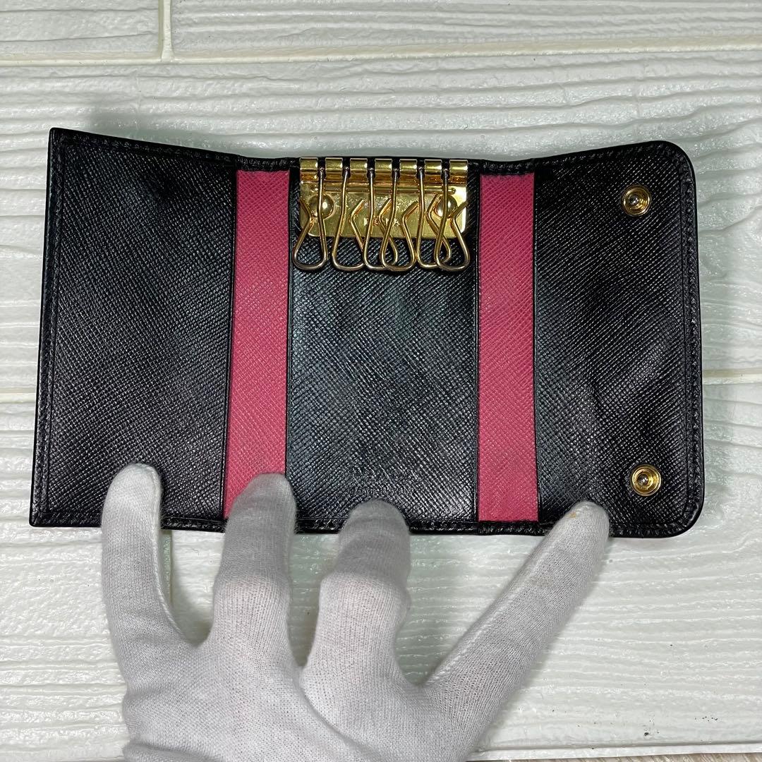 ✨美品✨ プラダ キーケース 6連 サフィアーノレザー バイカラー 黒 ピンク