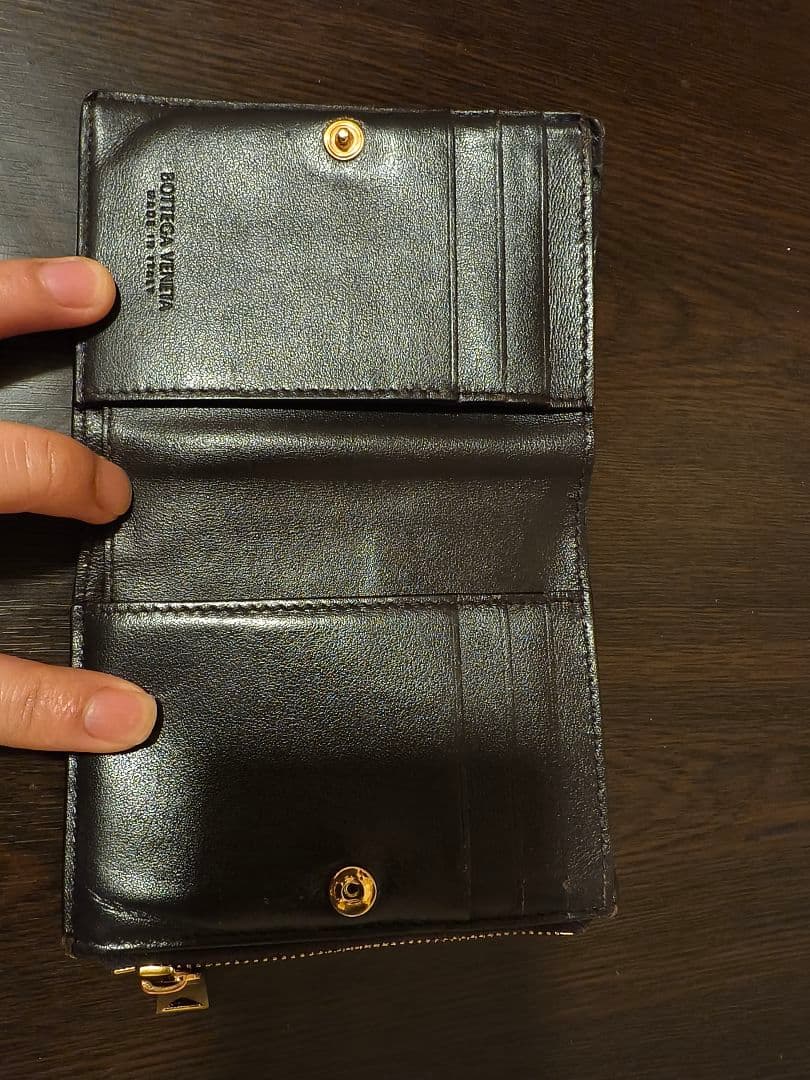 BOTTEGA VENETA 黒 レザー 編み込み 二つ折り財布